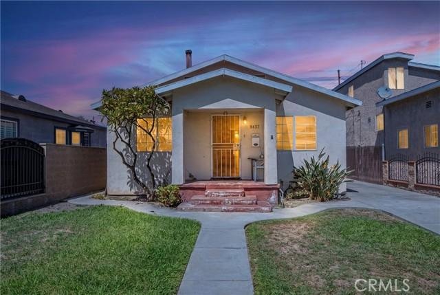 House in South Gate, California, United States 1 - 19103148