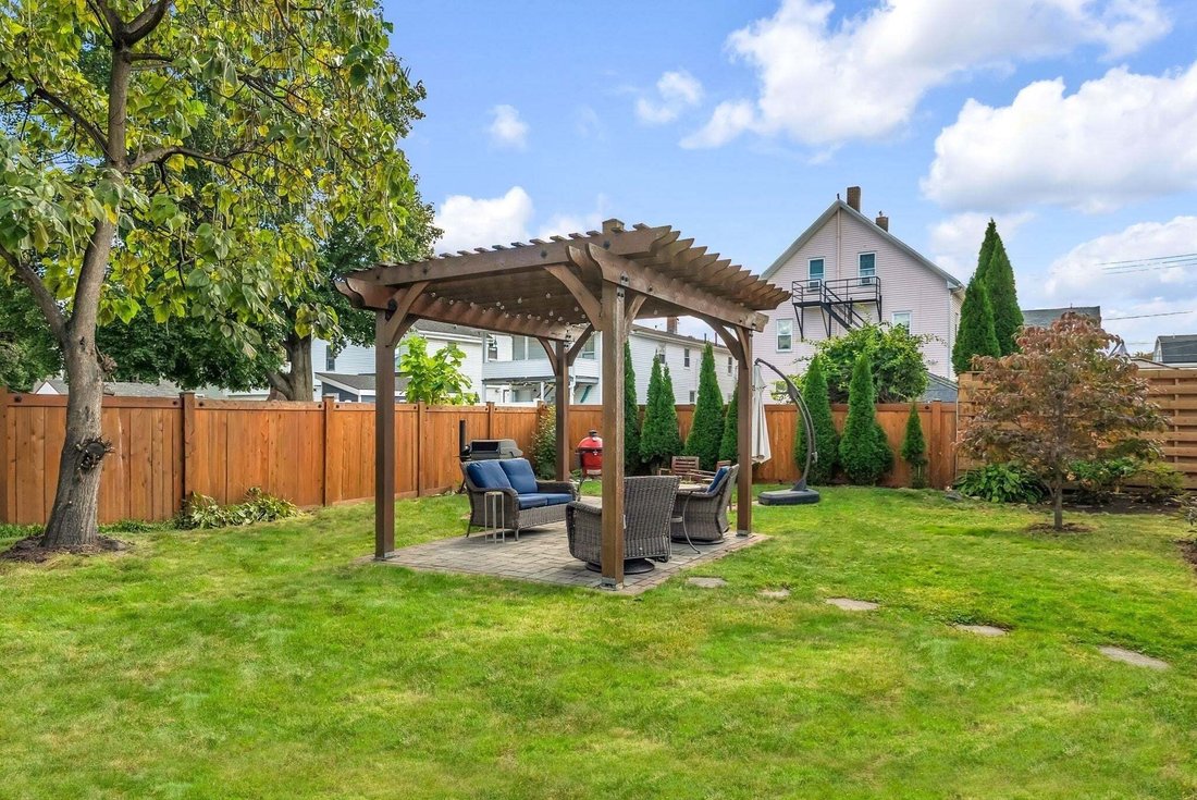 House in Waltham, Massachusetts, United States 5 - 19105484