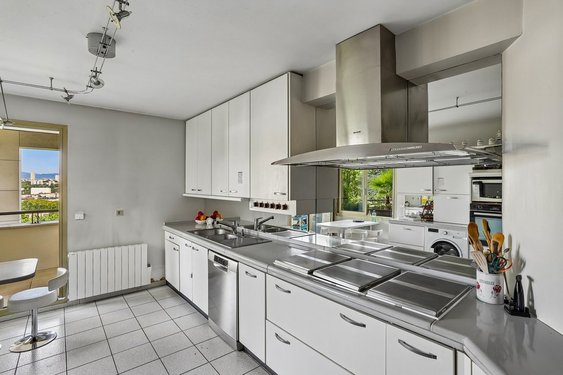 Apartment in Centre, Caluire-et-Cuire, France 5 - 19103720
