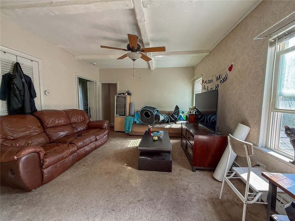 Woonsocket, Rhode Island, United States 5 - 19103498