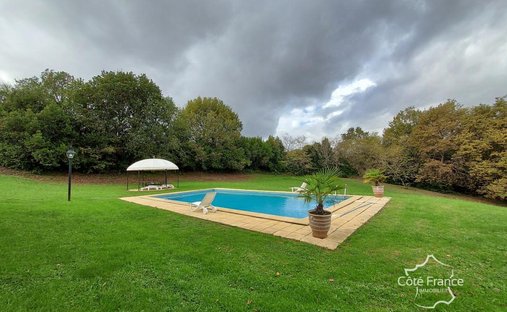 Casa a Aillas, Nuova Aquitania, Francia 1