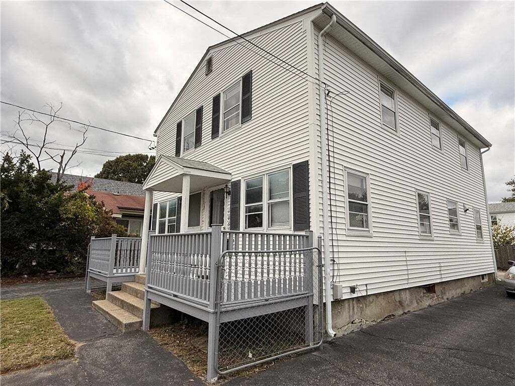 Cranston, Rhode Island, United States 3 - 19103513