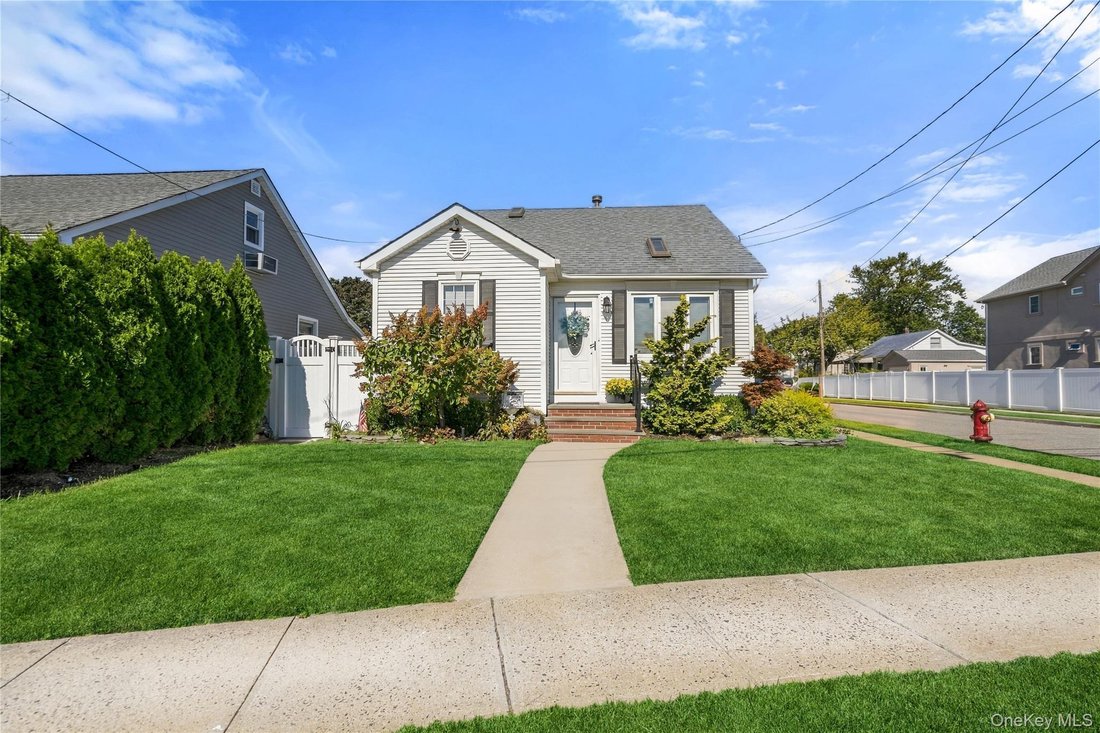 House in Bellmore, New York, United States 1 - 19105208