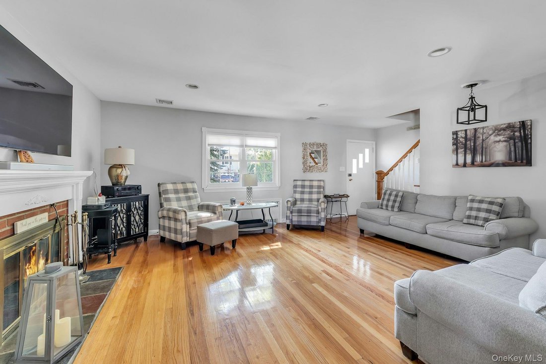 House in Massapequa, New York, United States 5 - 19105222