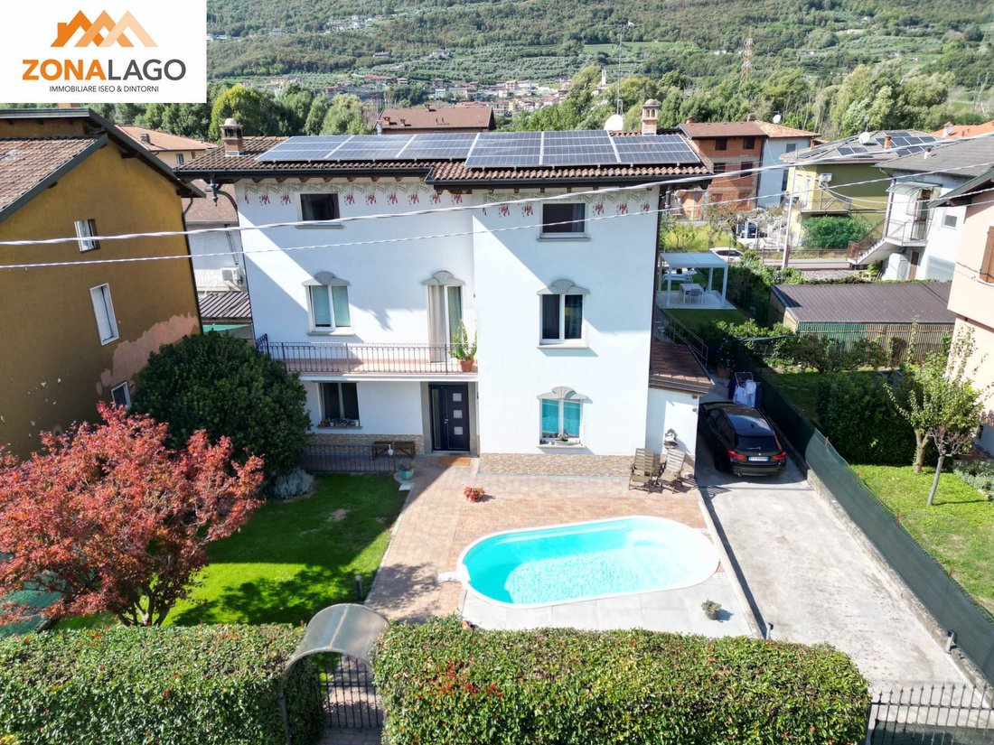 Villa à Costa Volpino, Lombardie, Italie 1 - 19106251