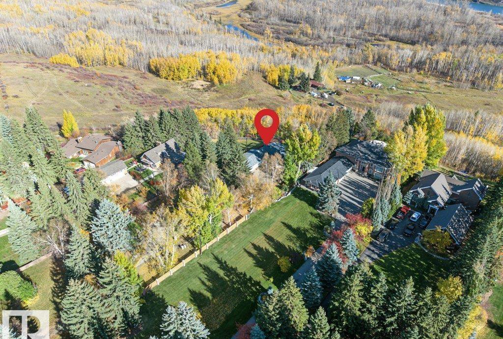 House in Edmonton, Alberta, Canada 5 - 19106329