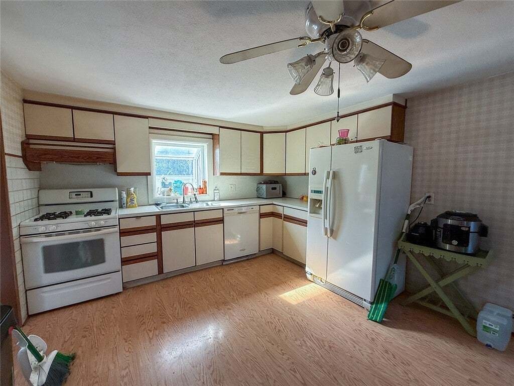 Woonsocket, Rhode Island, United States 4 - 19103498