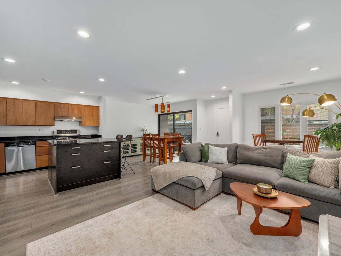 Condo in Oak Park, Illinois, United States 3 - 19104663