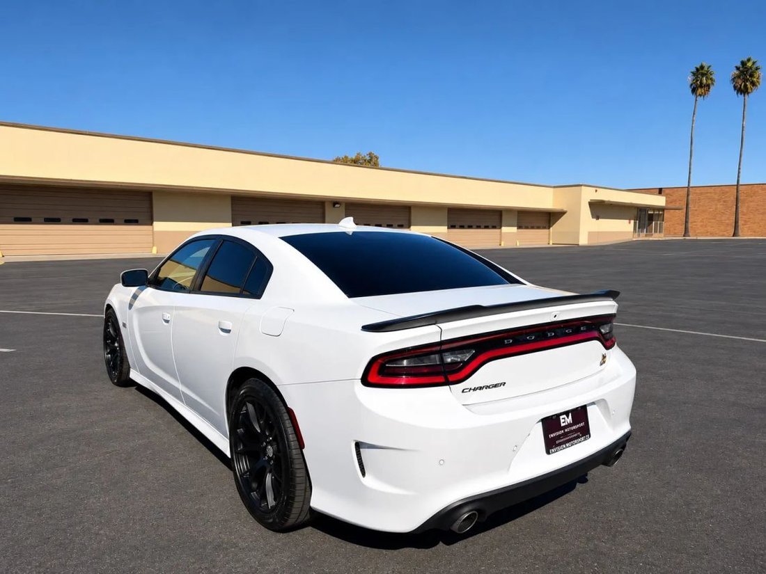 Sedan in Sacramento, CA, United States 5 - 19105935