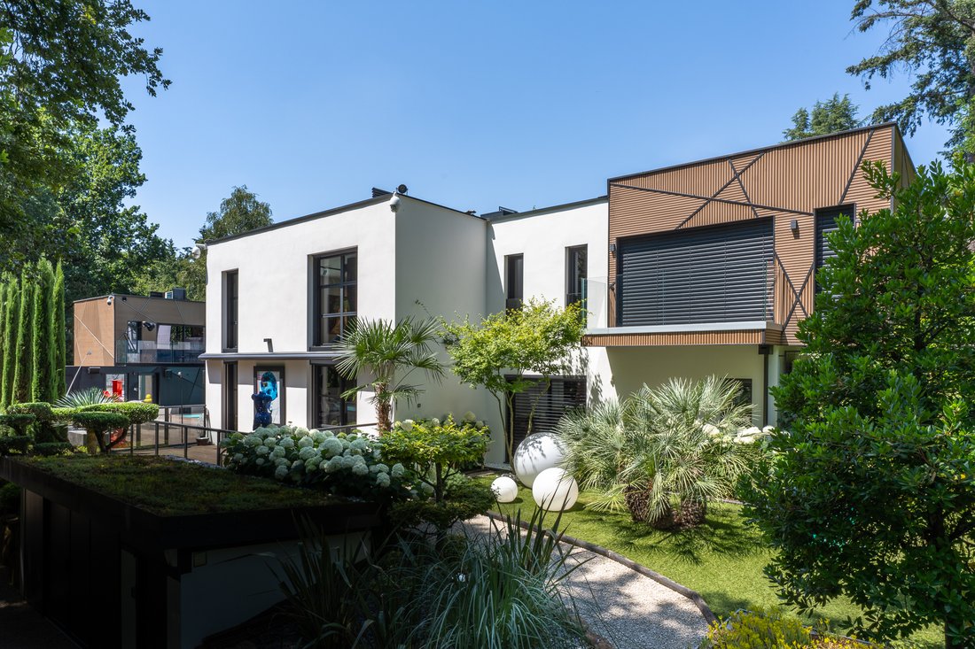 Villa a Charbonnières-les-Bains, Auvergne-Rodano-Alpi, Francia 1 - 19103691