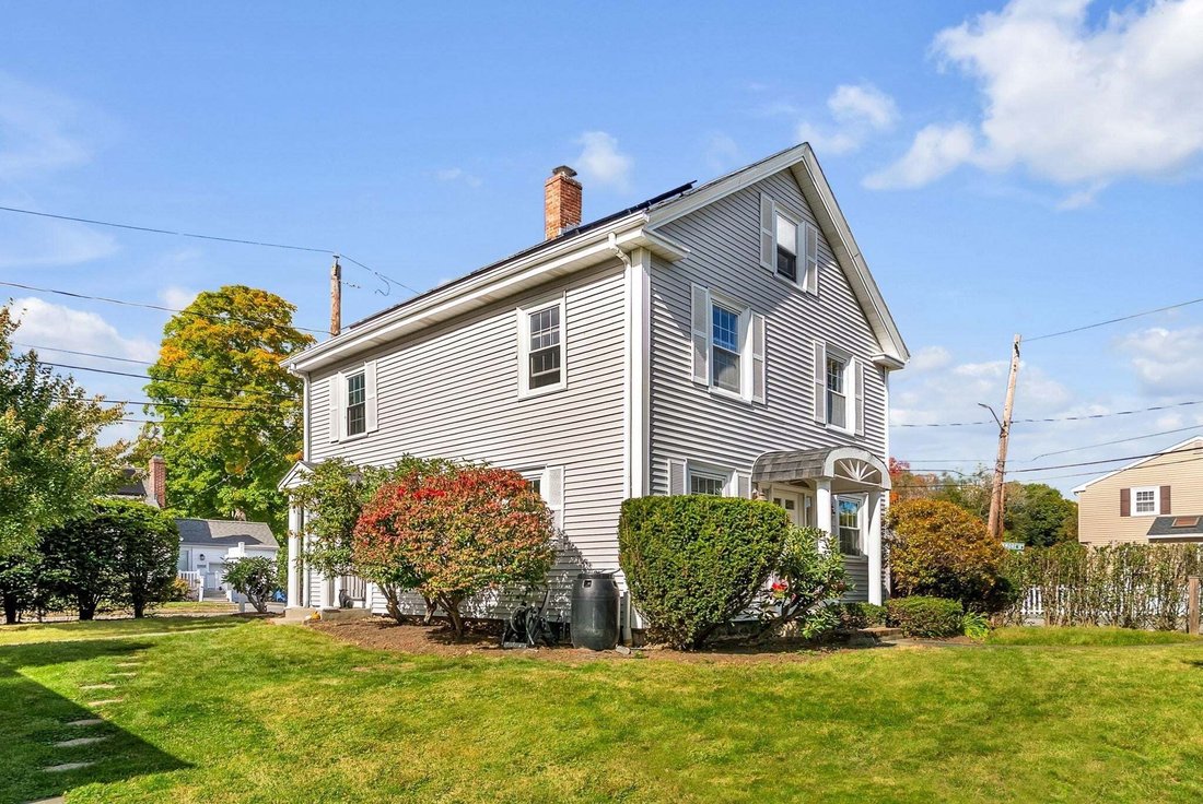 House in Waltham, Massachusetts, United States 2 - 19105484