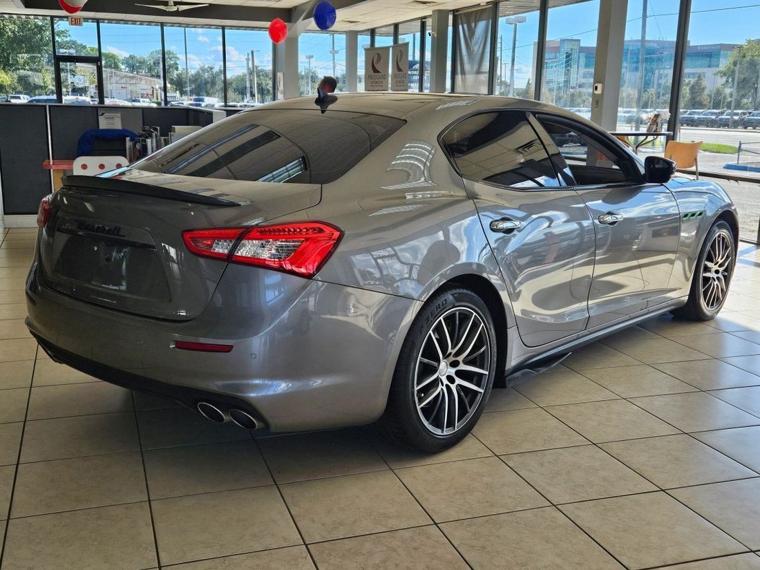 Sedan in Kissimmee, FL, United States 5 - 19105806