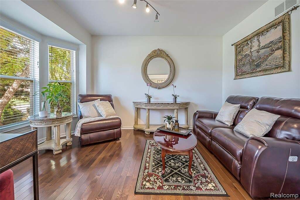 Casa a South Lyon, Michigan, Stati Uniti 4 - 19104392