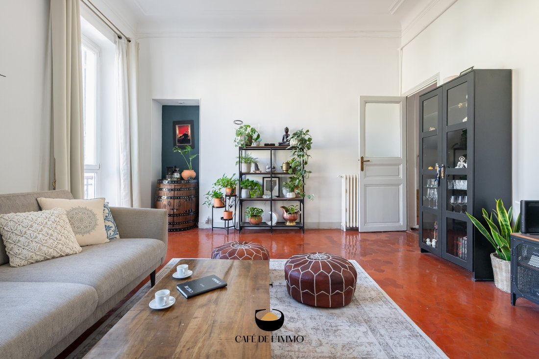 Apartment in Castellane, 6e Arrondissement, Marseille 4 - 19105197