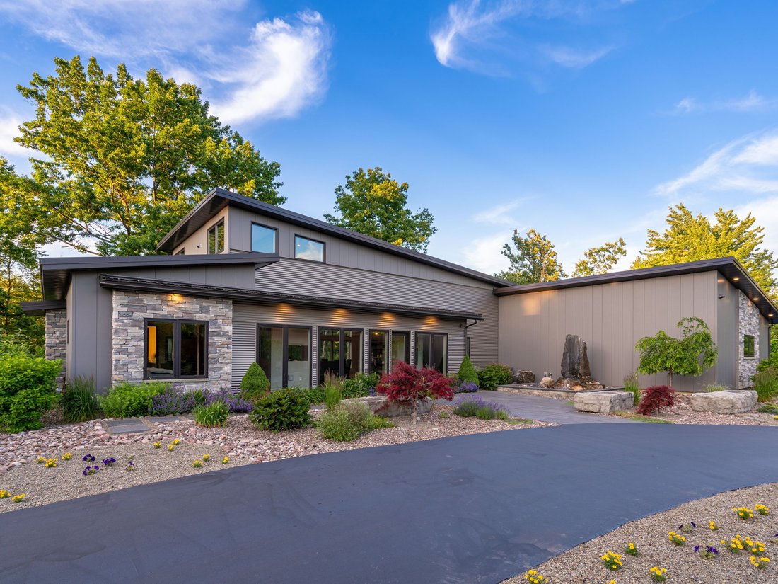 House in Lancaster, New York, United States 2 - 19103038