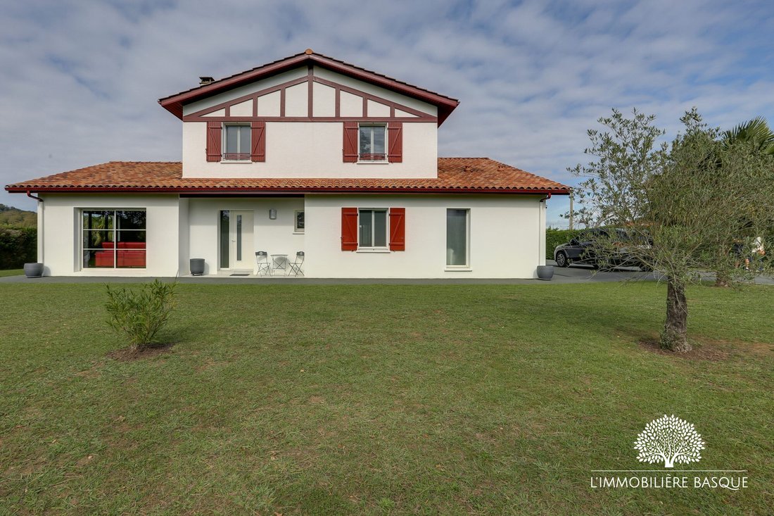 Villa a Ustaritz, Nuova Aquitania, Francia 2 - 19106574