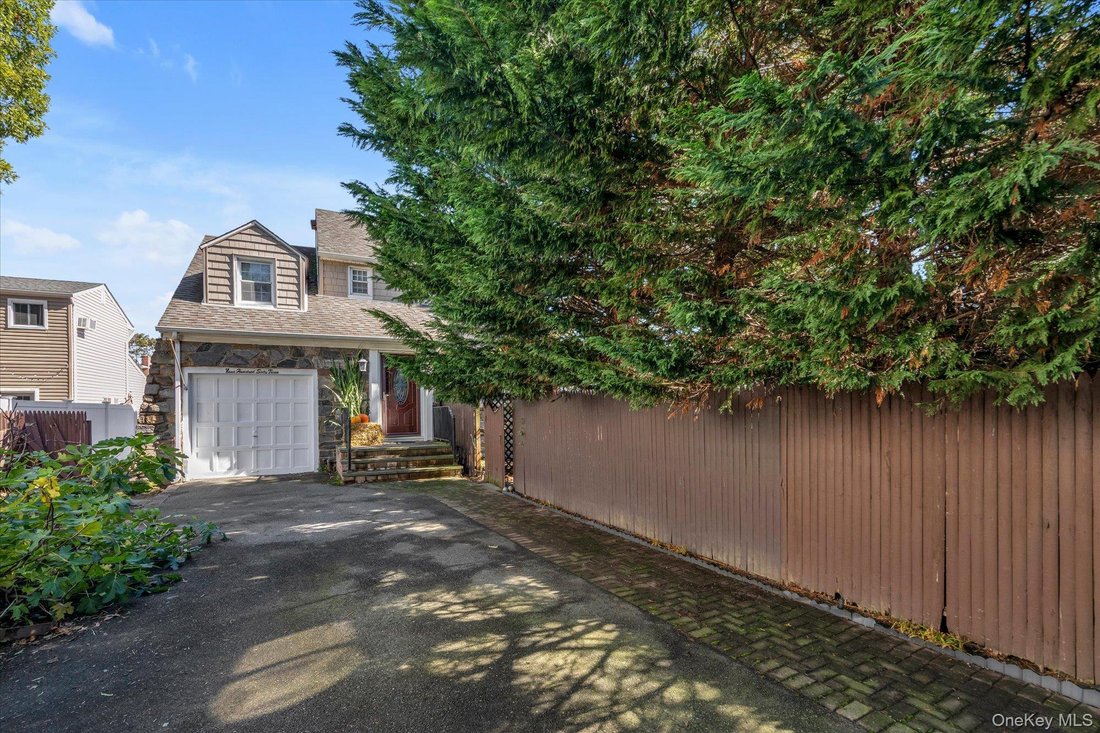 House in Bellmore, New York, United States 2 - 19105162