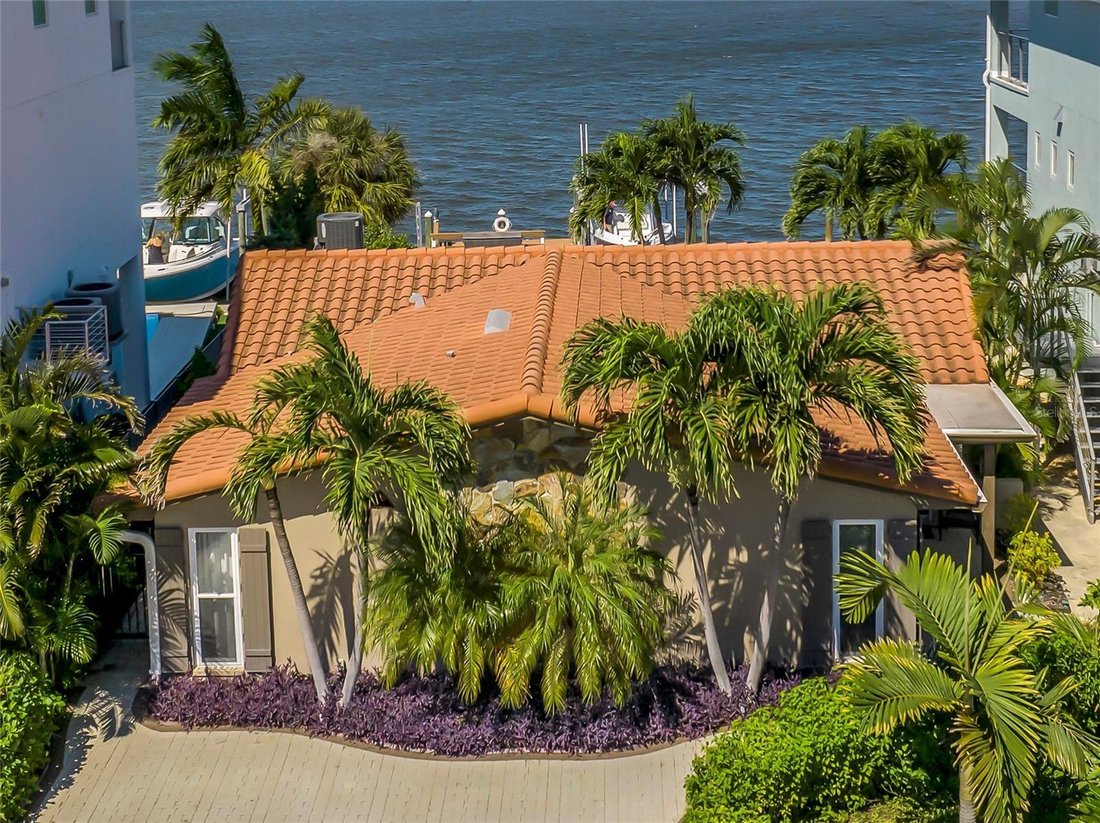 Casa a Madeira Beach, Florida, Stati Uniti 1 - 19099515