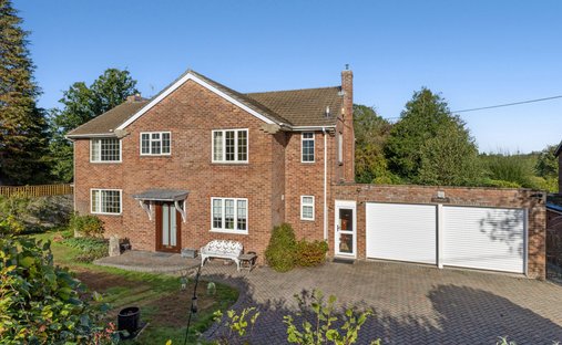 House in Woolton Hill, East Woodhay, England 1