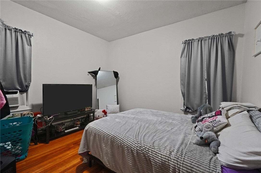 Providence, Rhode Island, United States 4 - 19103480