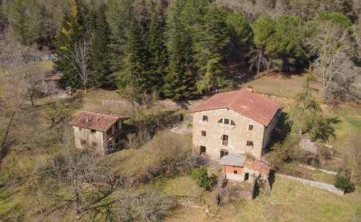 Casa de Campo en la Vall d'en Bas, Cataluña, España 1