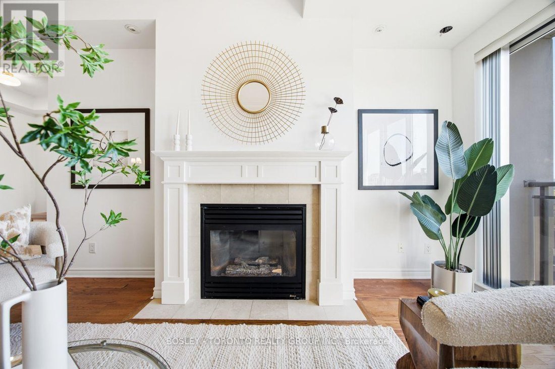 Condo in Toronto, Ontario, Canada 4 - 19106313