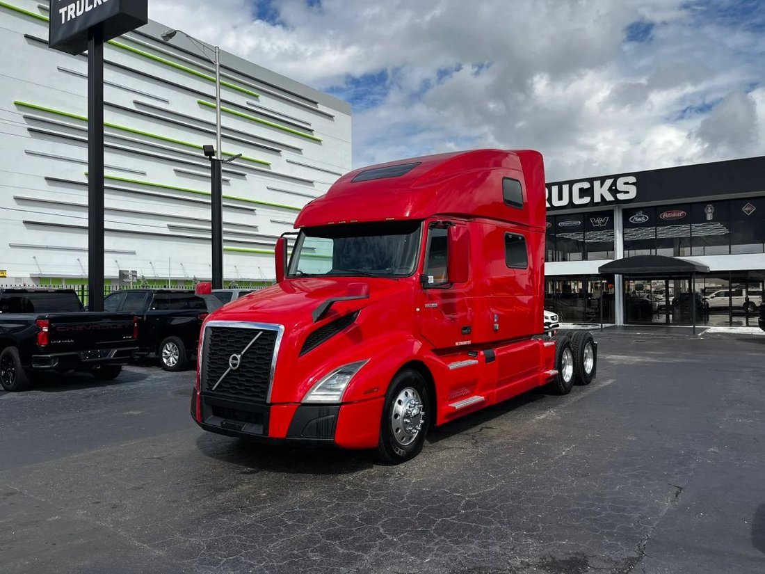 2019 Volvo Commercial VNL VNL 860 Sleeper in Miami, FL, United States 1 - 19105927