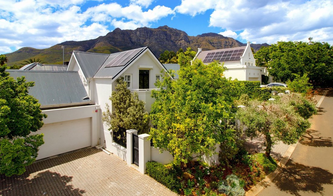 House in Paradyskloof, Western Cape, South Africa 5 - 19103921