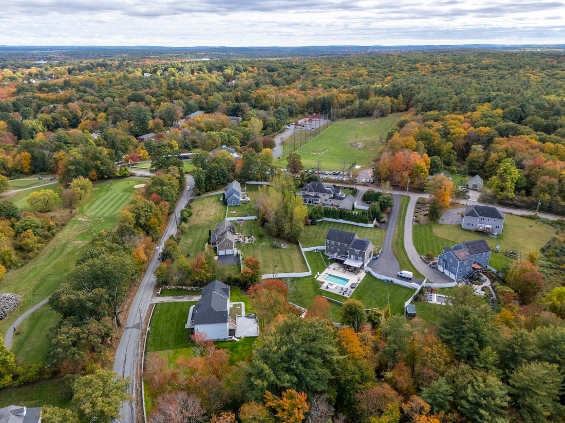 House in Holliston, Massachusetts, United States 3 - 19103109