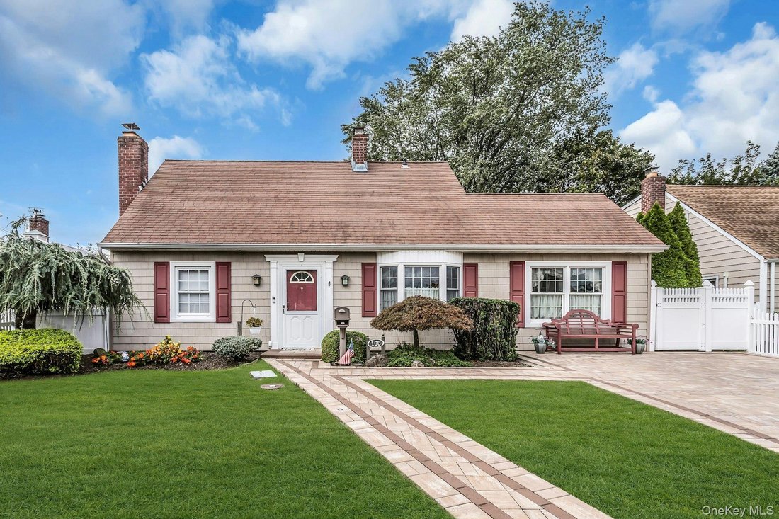 House in Levittown, New York, United States 1 - 19105163