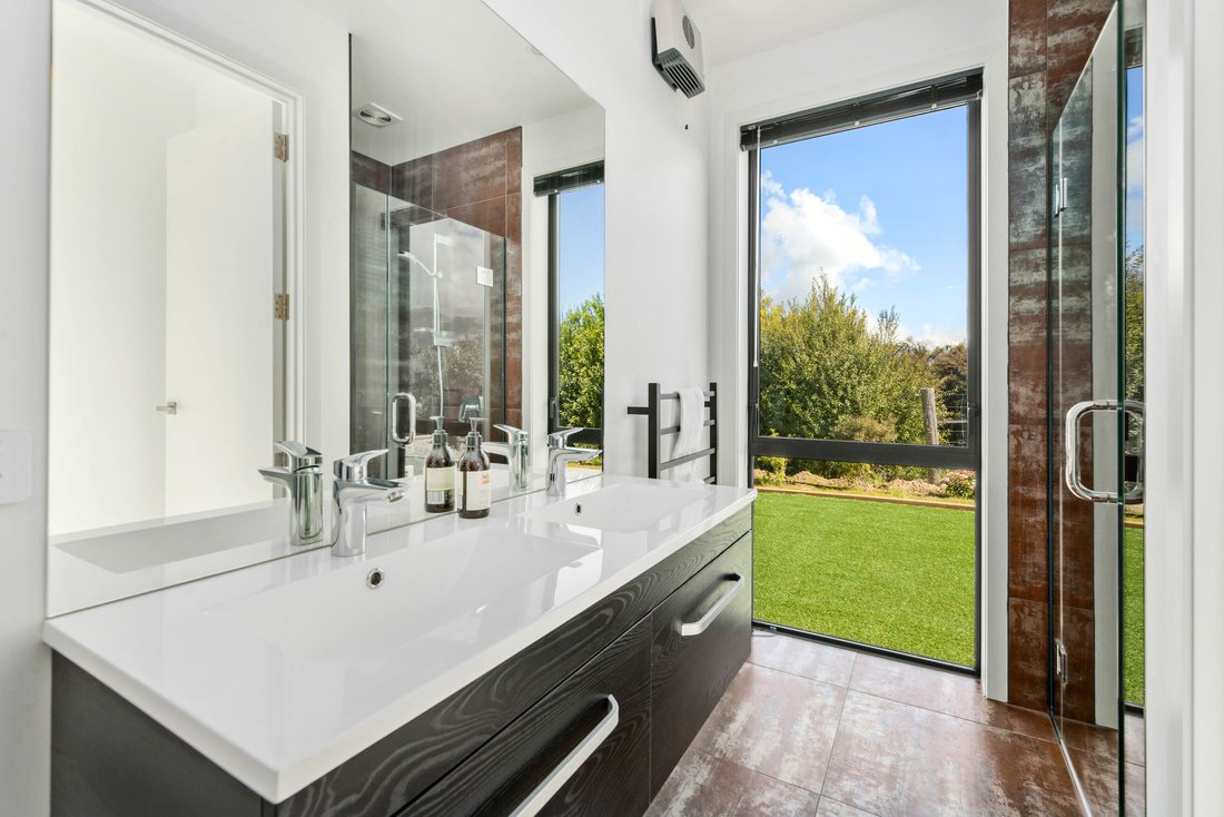 House in Wanaka, Otago, New Zealand 4 - 19103269