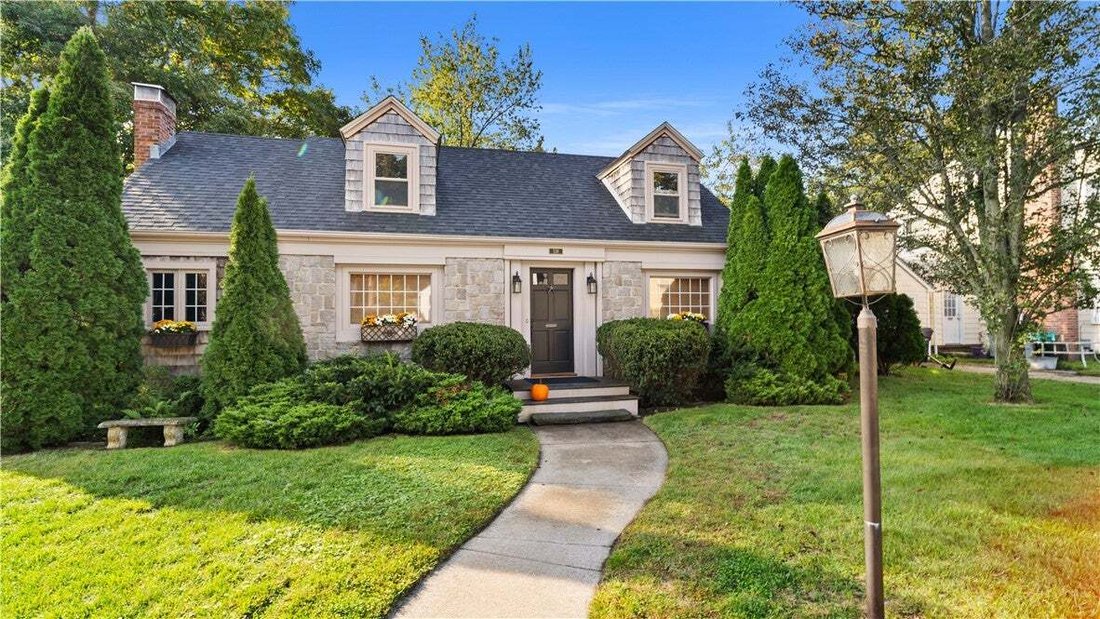 House in Warwick, Rhode Island, United States 3 - 19106797