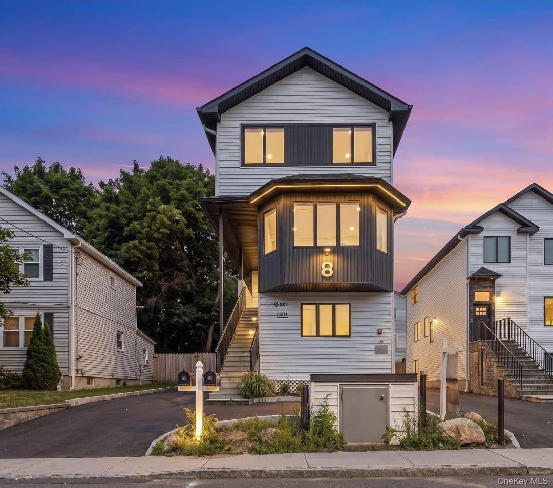 Condo in Spring Valley, New York, United States 1 - 18676099