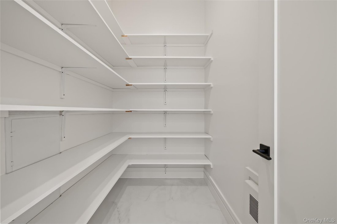Condo in Spring Valley, New York, United States 4 - 19108618
