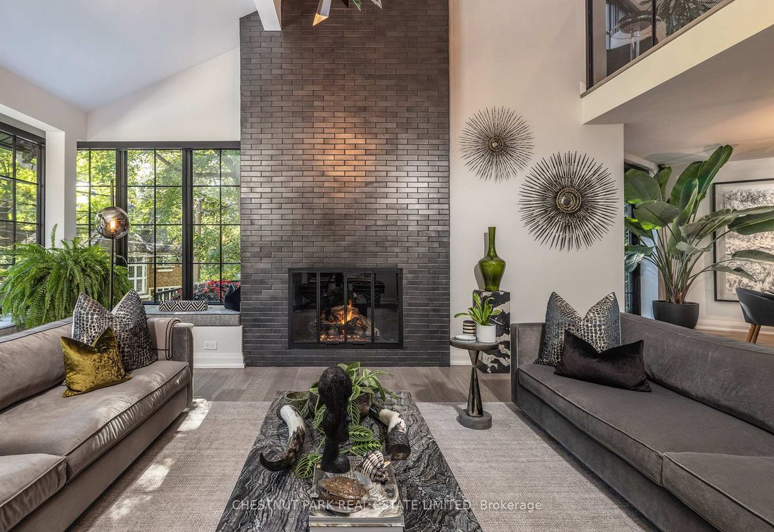 House in Toronto, Ontario, Canada 4 - 19108137