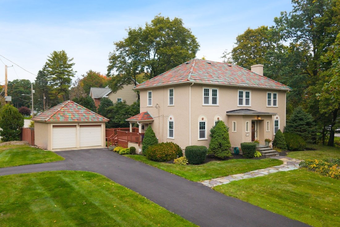 House in Worcester, Massachusetts, United States 2 - 19108901