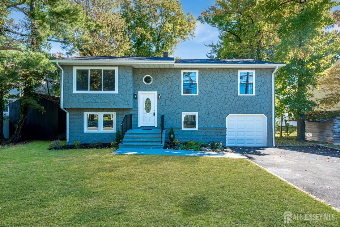 House in Woodbridge Township, New Jersey, United States 1 - 19093311