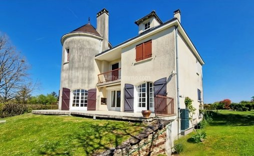 Estate in Annet-sur-Marne, Ile-de-France, France 1