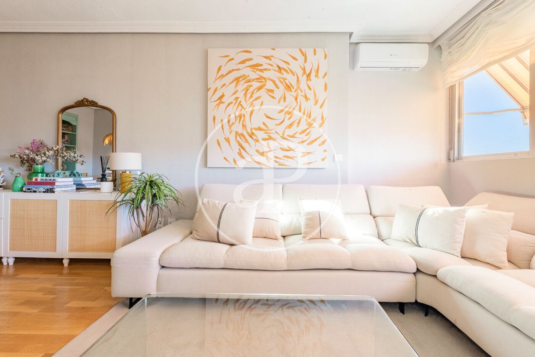 Appartamento a Ciudad Lineal, Madrid, Spagna 4 - 19107698