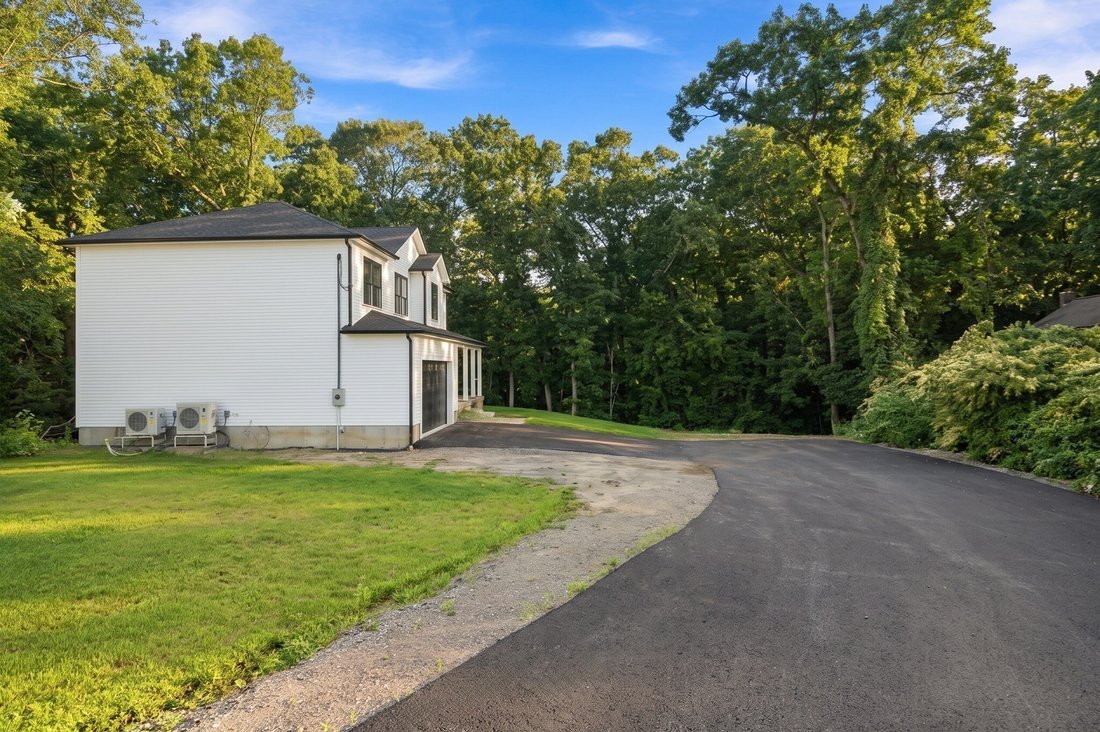 House in Cumberland, Rhode Island, United States 4 - 19108844