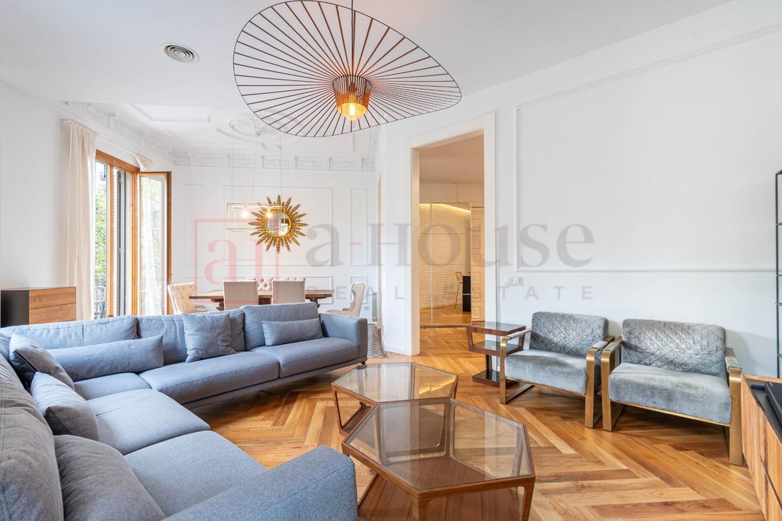 Apartment in Eixample, Barcelona, Spain 3 - 19107520
