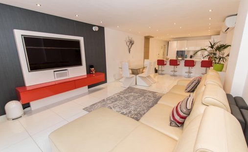 Apartment in Sea Point, Atlantic Seaboard, Cape Town 1
