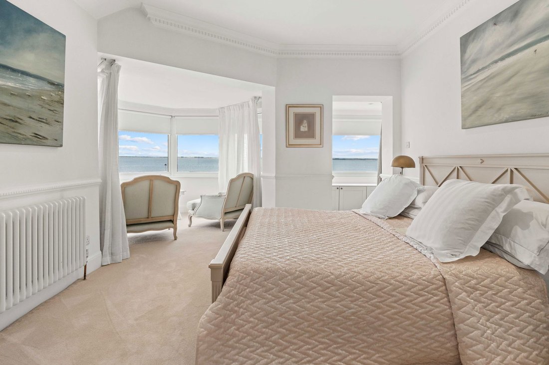 Haus in Westcliff-on-Sea, England 3 - 15446042