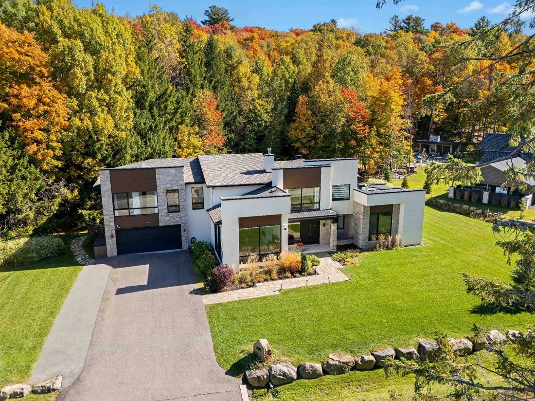 Haus in Saint-Sauveur, Québec, Kanada 1 - 19107732