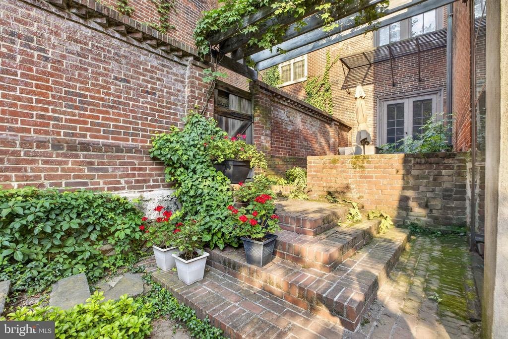 Townhouse in Philadelphia, Pennsylvania, United States 5 - 19108429