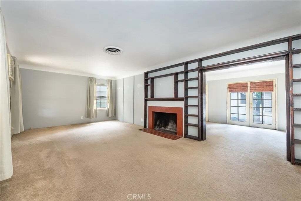 Los Angeles, California, United States 5 - 19107421