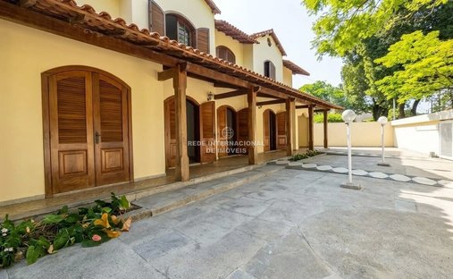 Haus in Costa Beach, Espírito Santo, Brasilien 1