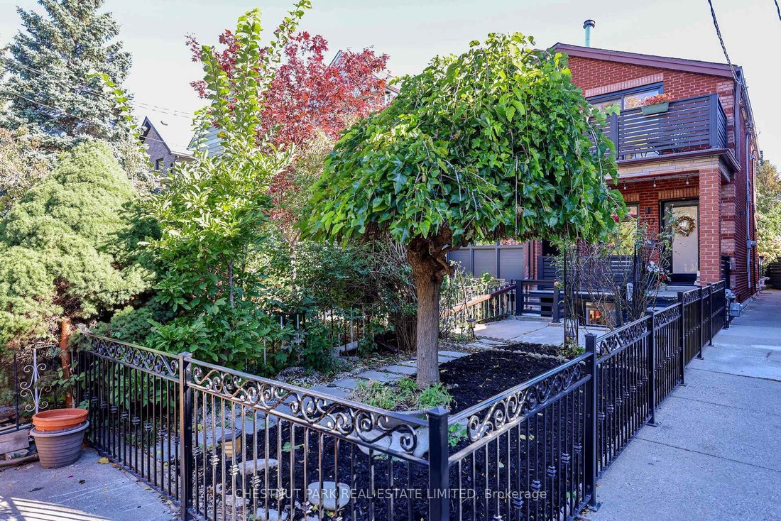 House in Toronto, Ontario, Canada 2 - 19108132