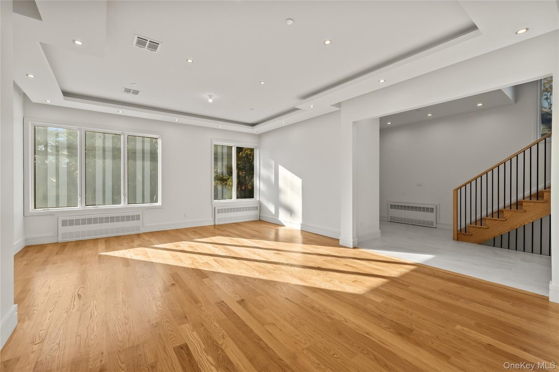 Condo in Spring Valley, New York, United States 5 - 19108618