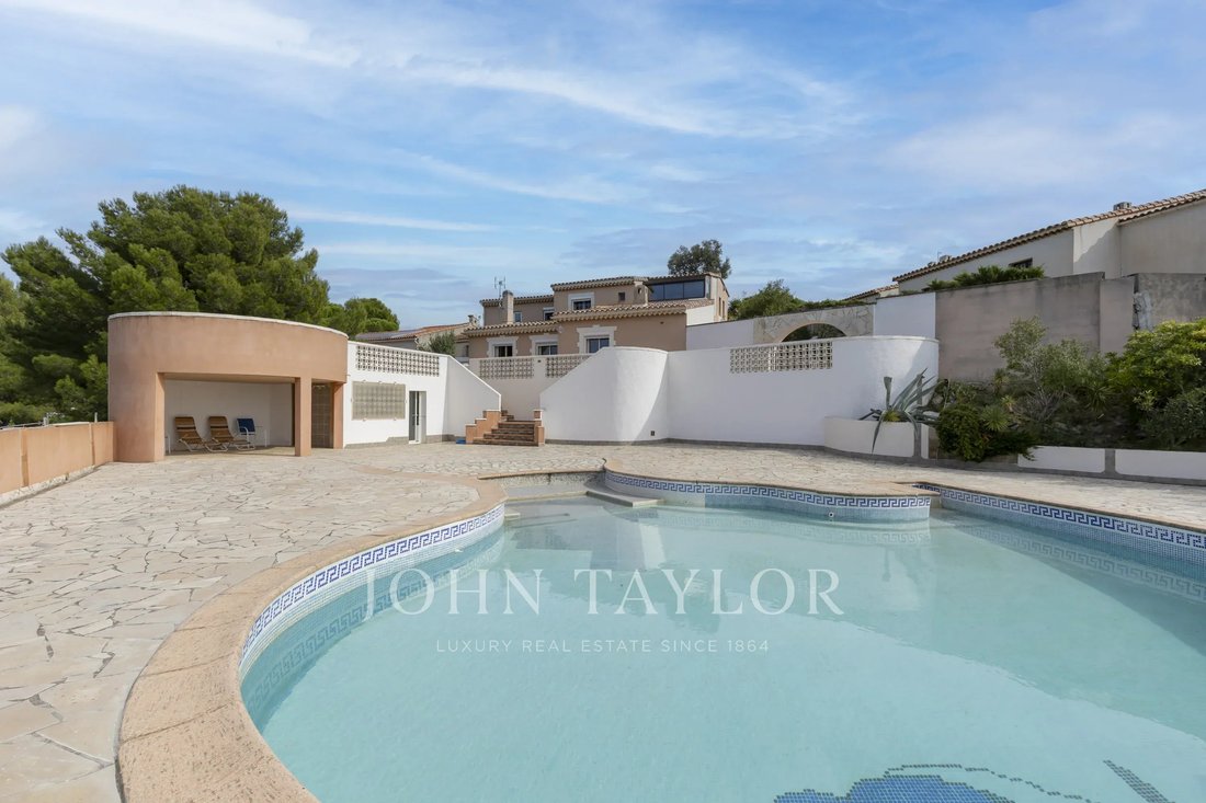 Villa in Le Village-L'Esperon, Sausset-les-Pins, France 3 - 19107474